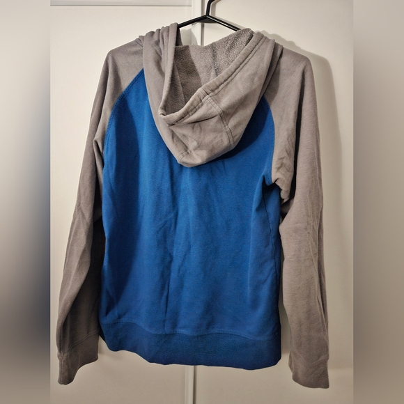 Used Men's Volcom Zipper Sweater - Picture 2 of 2